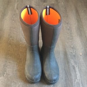 Muck boots